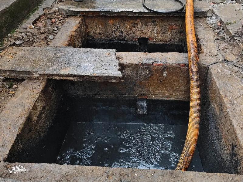观音里清理化粪池